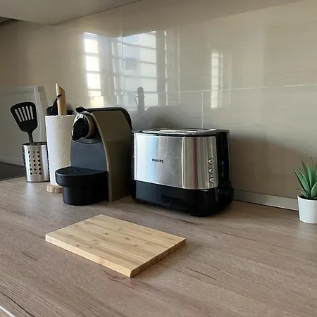 Urban, Quiet Flat For Digital & Remote Nomads Διαμέρισμα *
